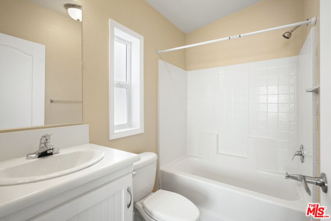 8250 Lankershim Blvd Unit: 73