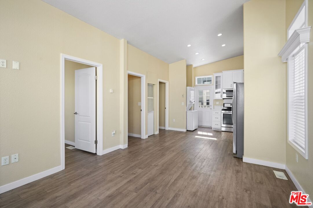 8250 Lankershim Blvd Unit: 73