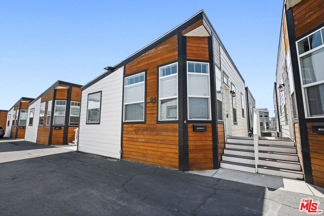 8250 Lankershim Blvd Unit: 73