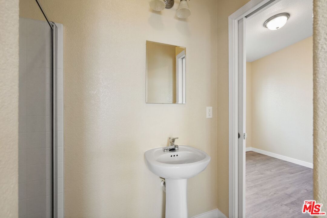 8250 Lankershim Blvd Unit: 73