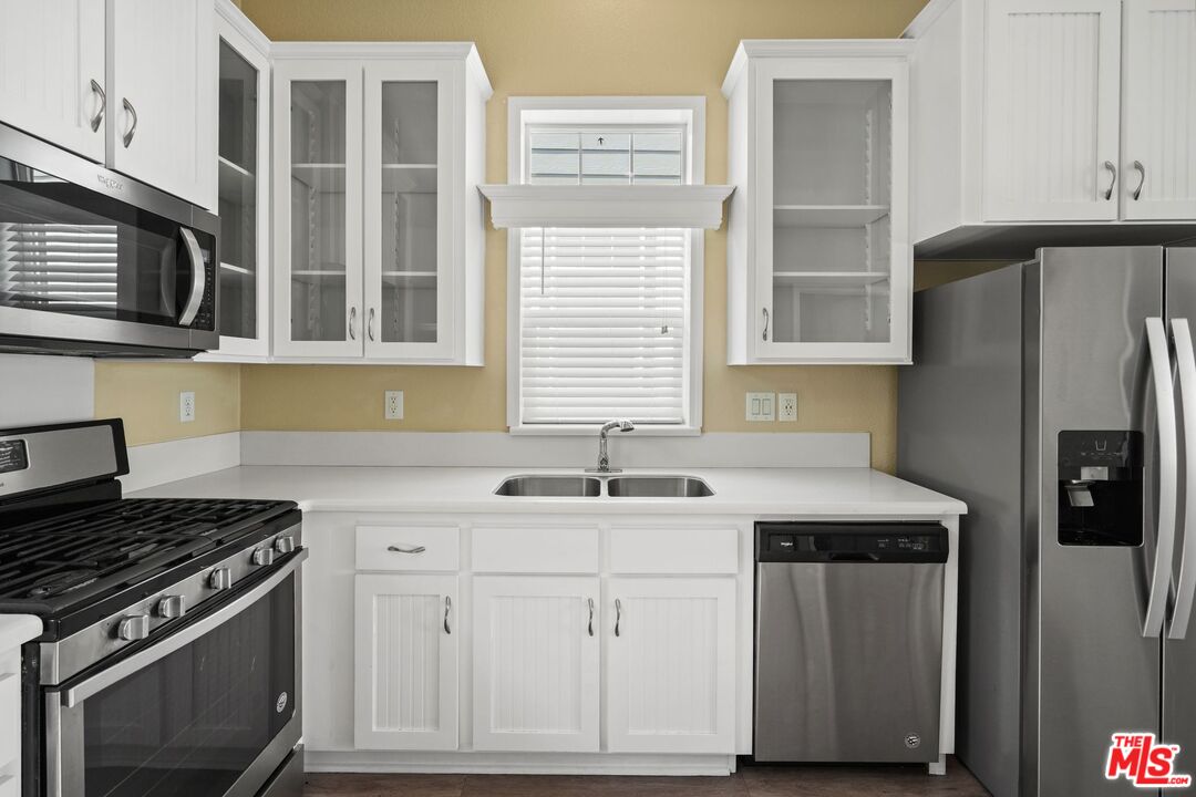 8250 Lankershim Blvd Unit: 73