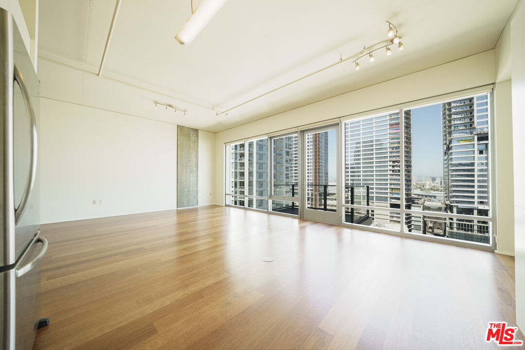 1100 S Hope St Unit: 1506