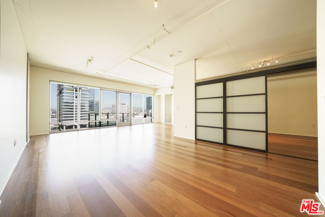 1100 S Hope St Unit: 1506