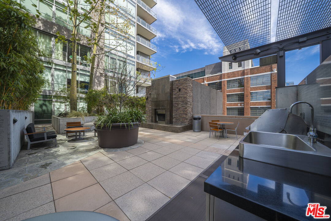 1100 S Hope St Unit: 1506