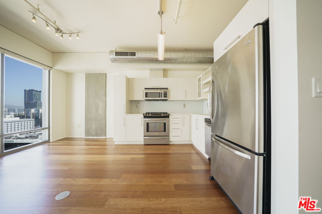 1100 S Hope St Unit: 1506