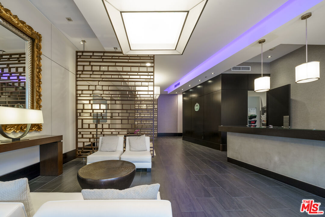 1100 S Hope St Unit: 1506