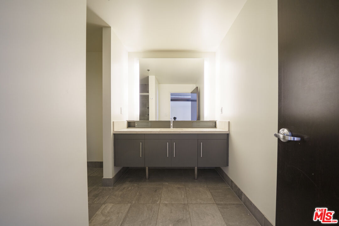 1100 S Hope St Unit: 1506