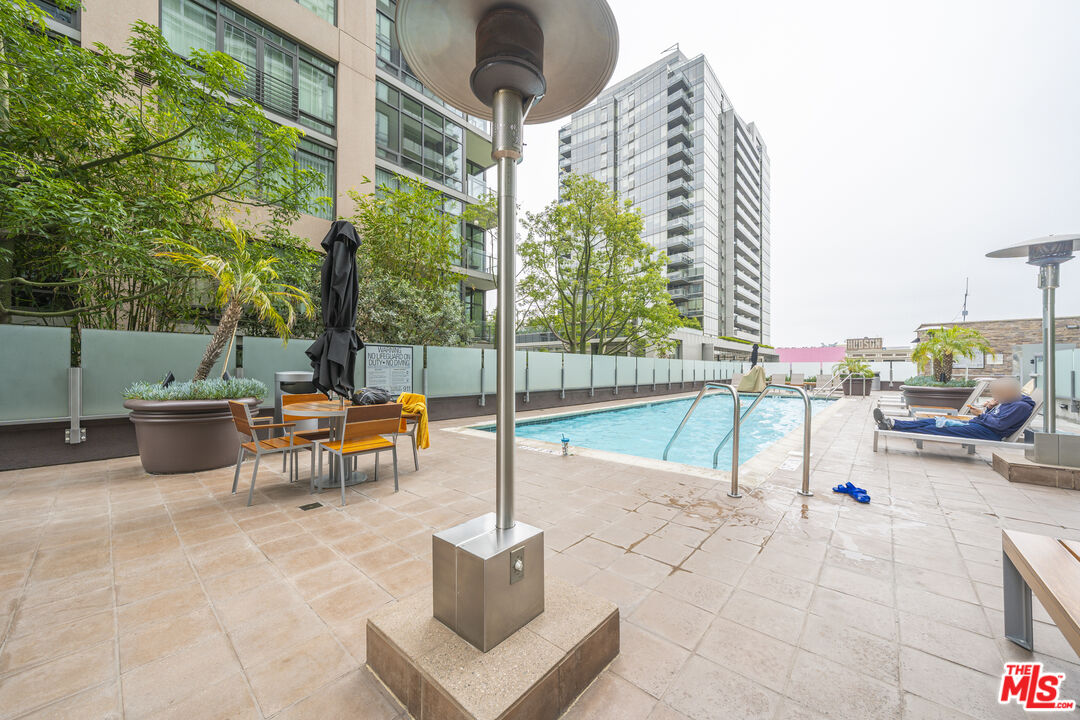 1100 S Hope St Unit: 1506