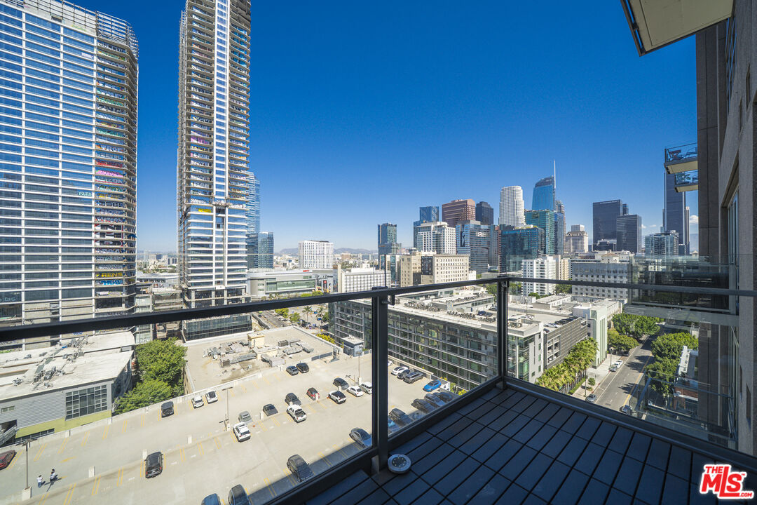 1100 S Hope St Unit: 1506