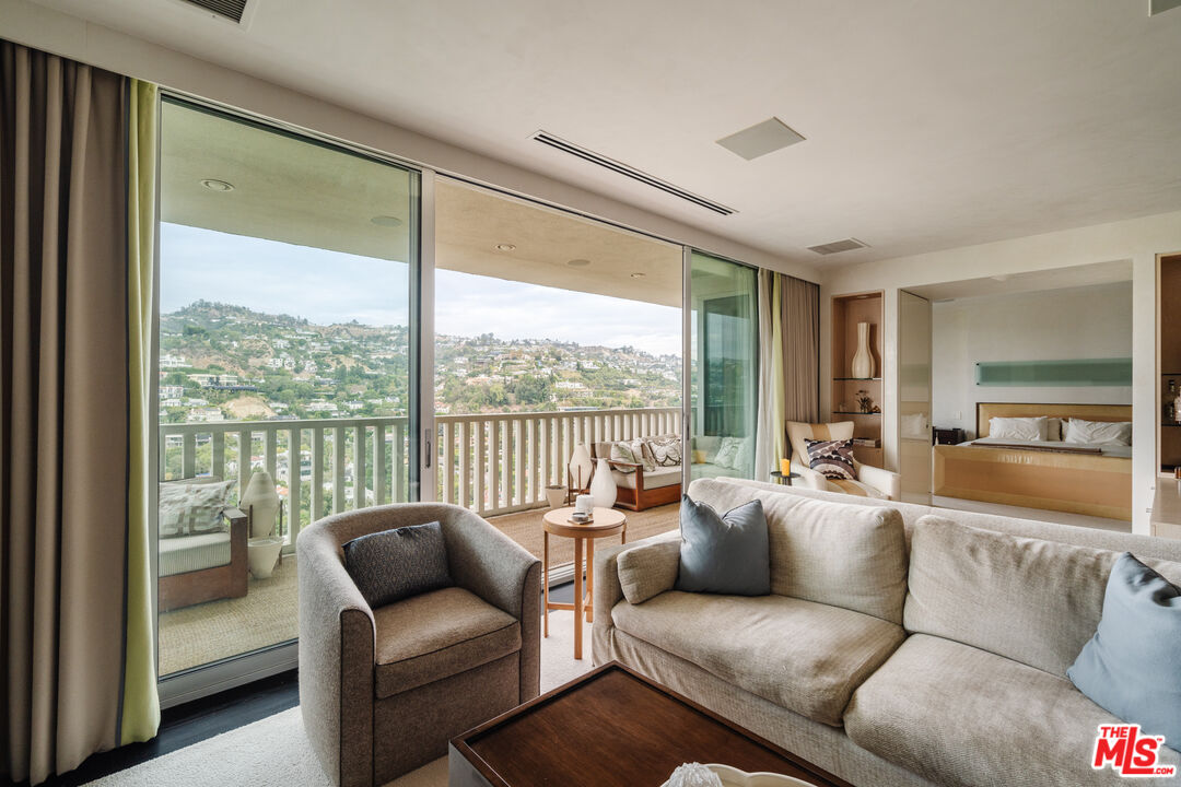 9255 Doheny Rd Unit: 2603