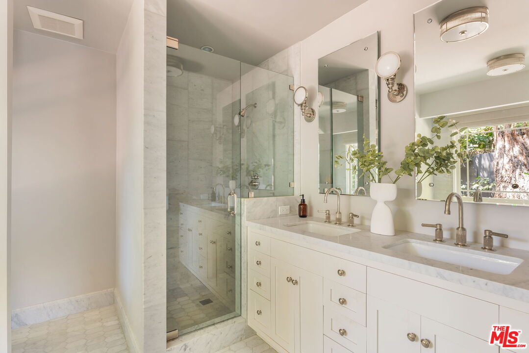 12321 20th Helena Dr