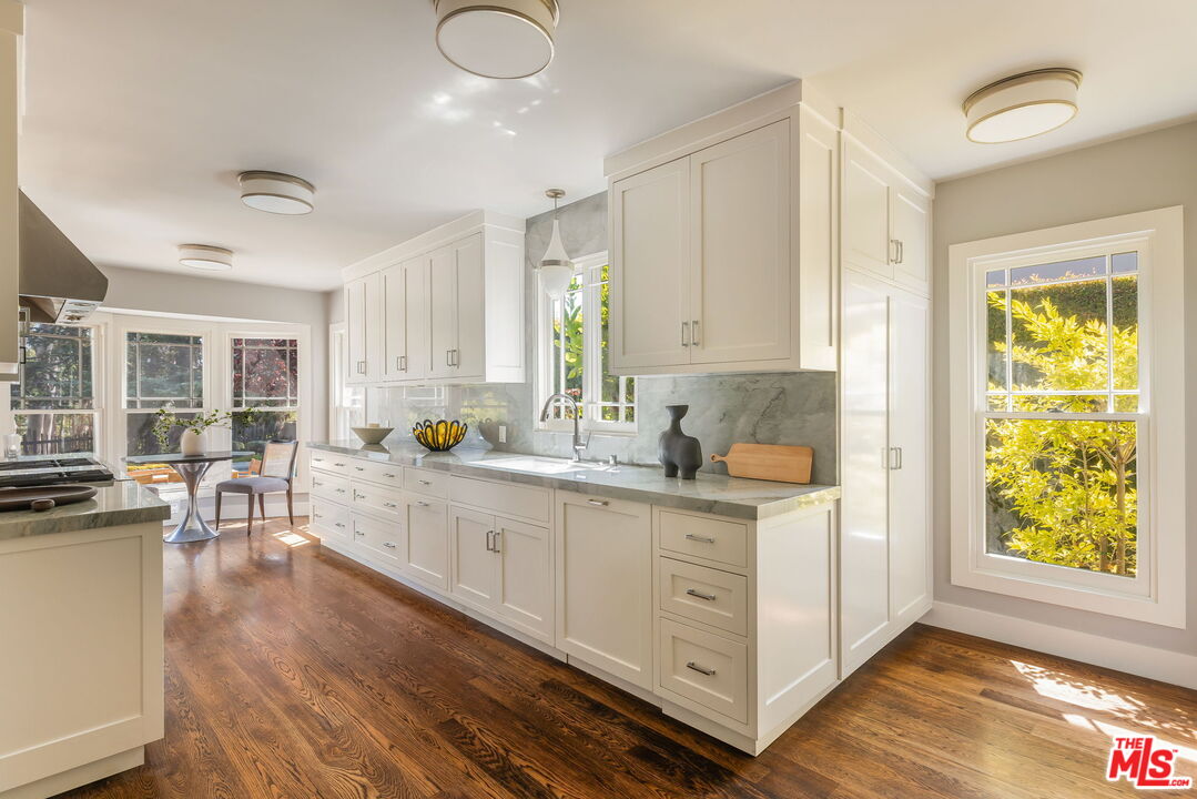 12321 20th Helena Dr