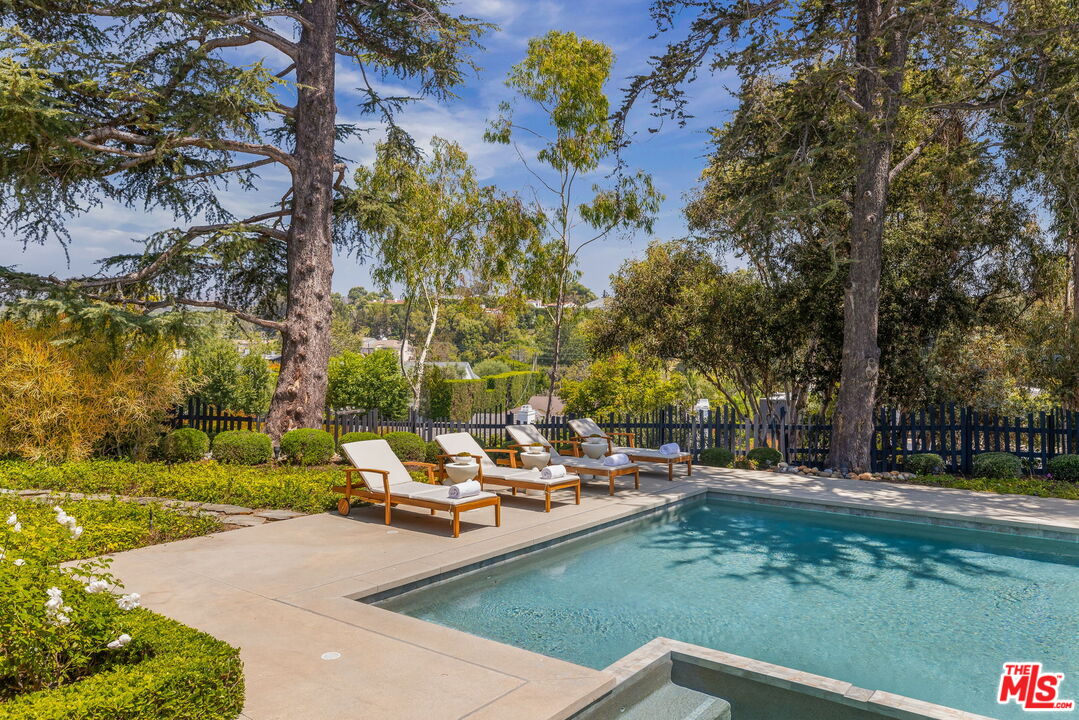 12321 20th Helena Dr