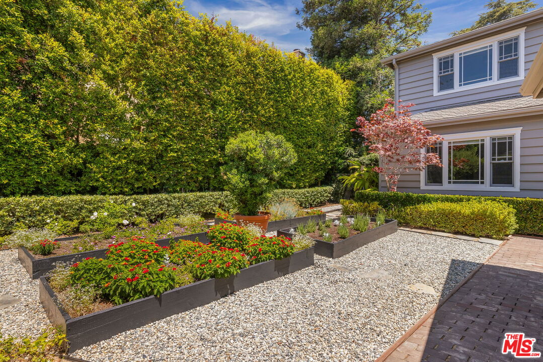 12321 20th Helena Dr