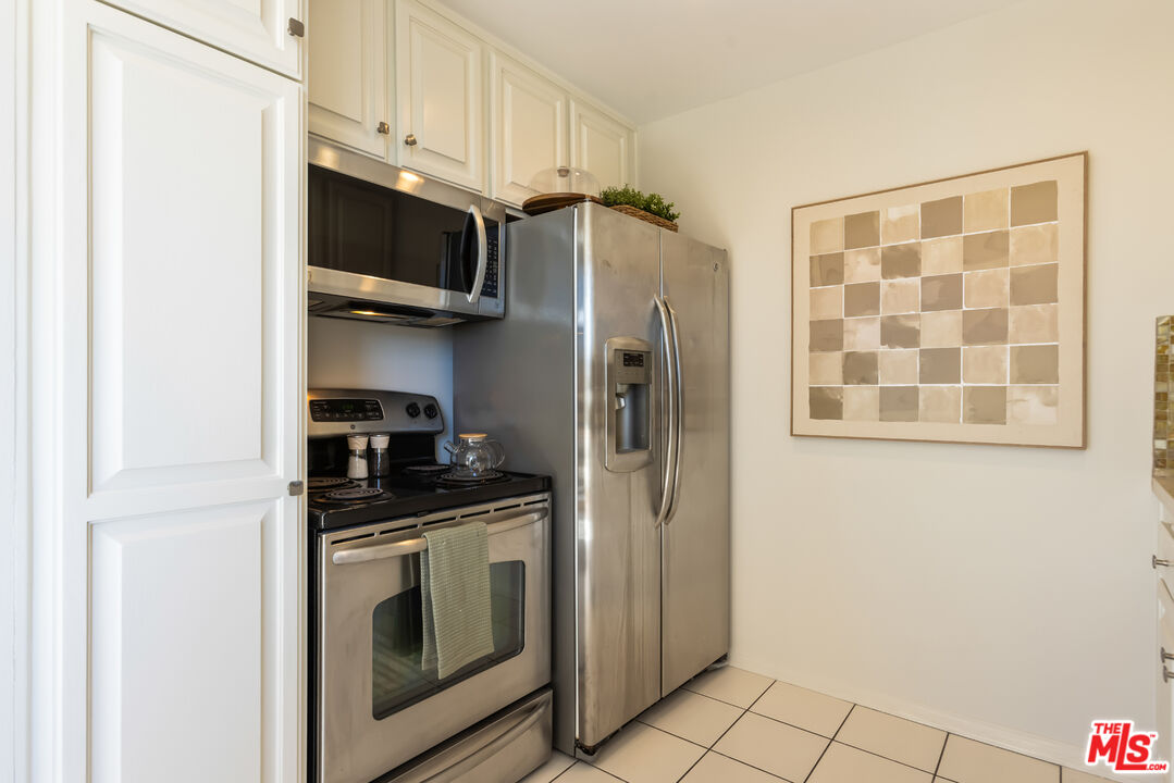 10751 Wilshire Blvd Unit: 1009