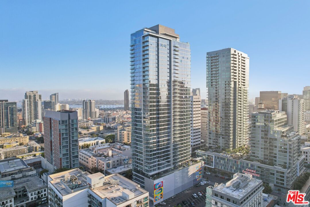 800 Broadway Unit: PH 2