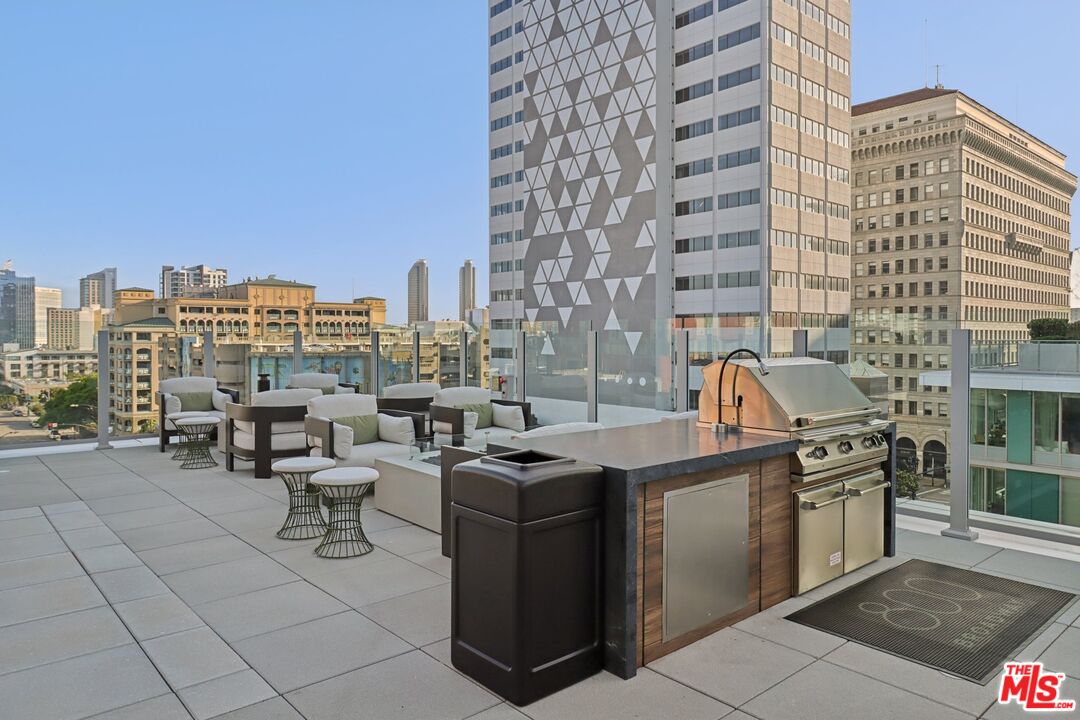 800 Broadway Unit: PH 2