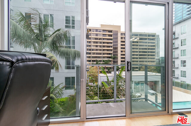 645 W 9Th St Unit: 435