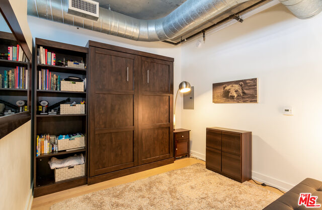 645 W 9Th St Unit: 435