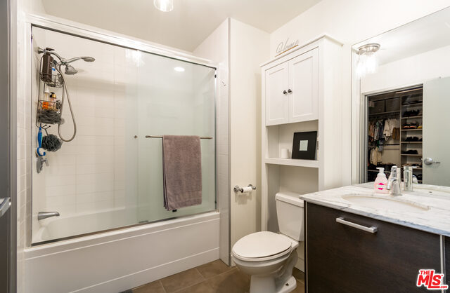 645 W 9Th St Unit: 435