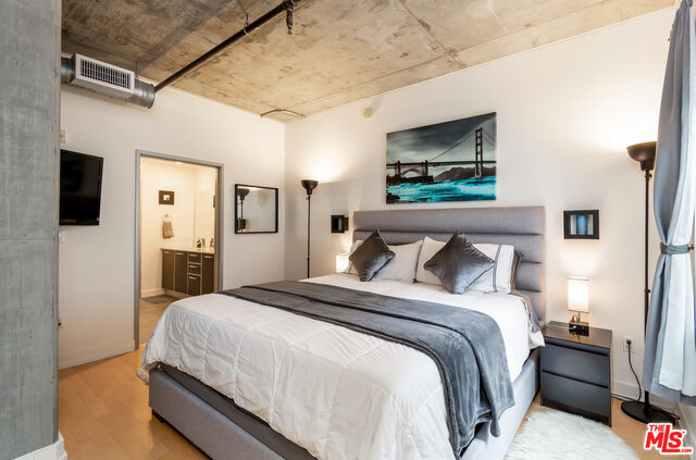 645 W 9Th St Unit: 435