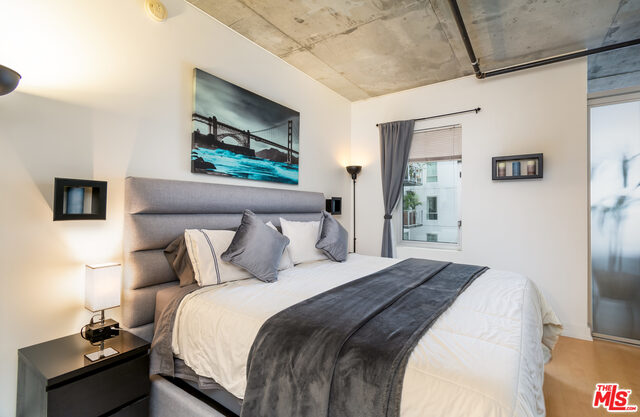 645 W 9Th St Unit: 435