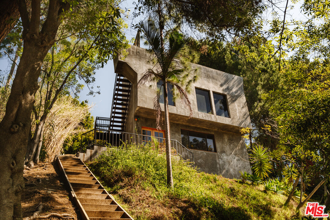 7017 Senalda Rd