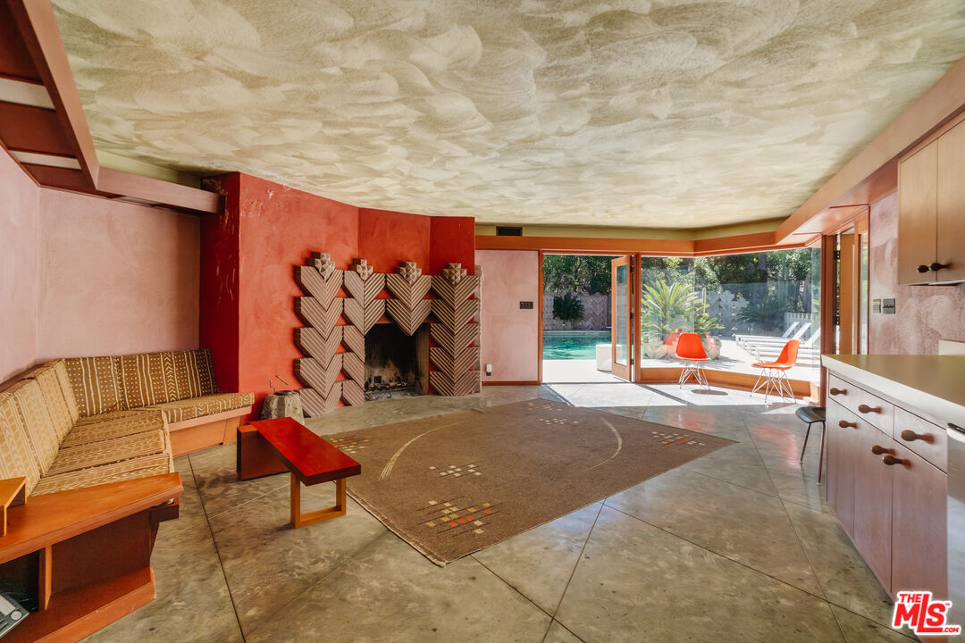 7017 Senalda Rd