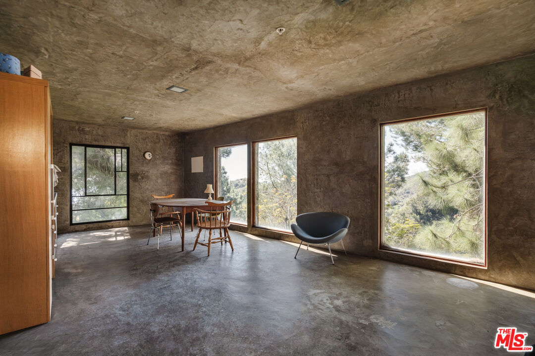 7017 Senalda Rd