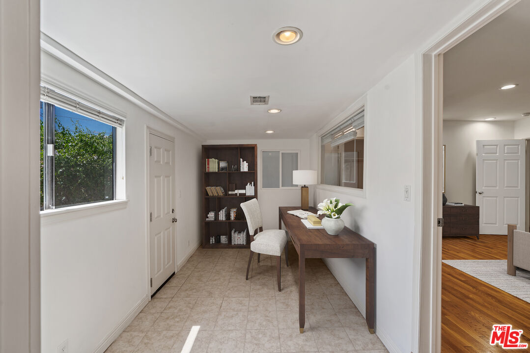 4823 Topanga Canyon Blvd