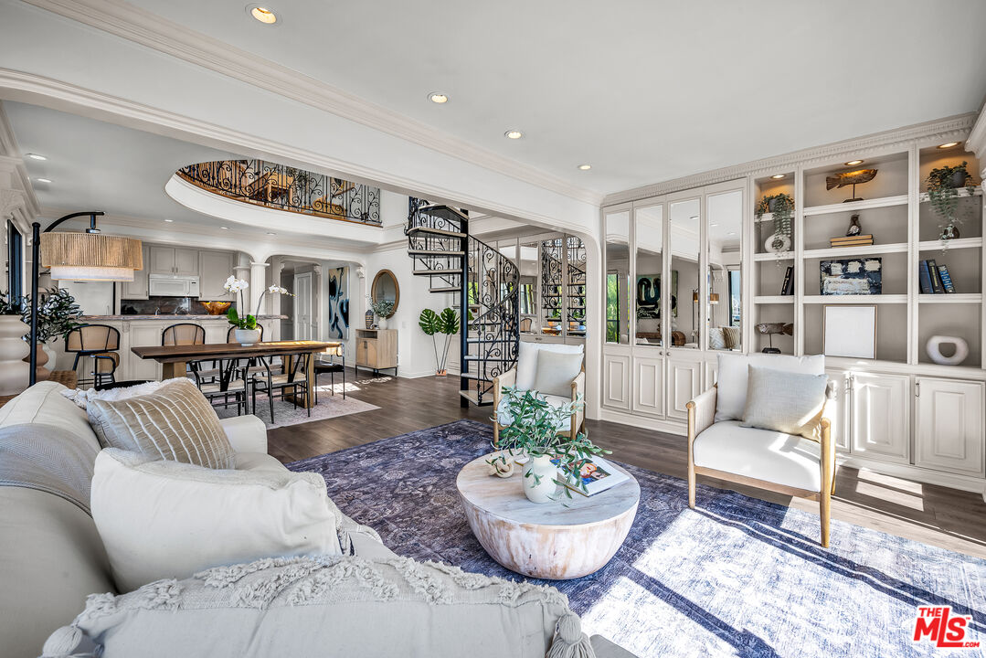 833 Ocean Ave Unit: 301