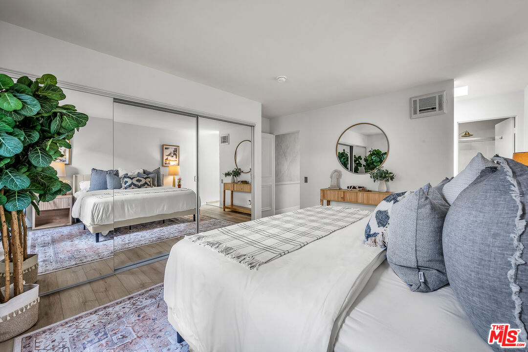 833 Ocean Ave Unit: 301