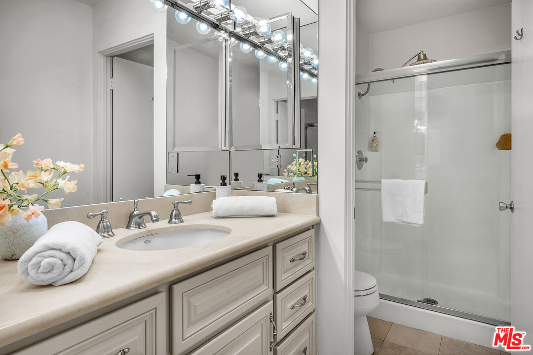 833 Ocean Ave Unit: 301