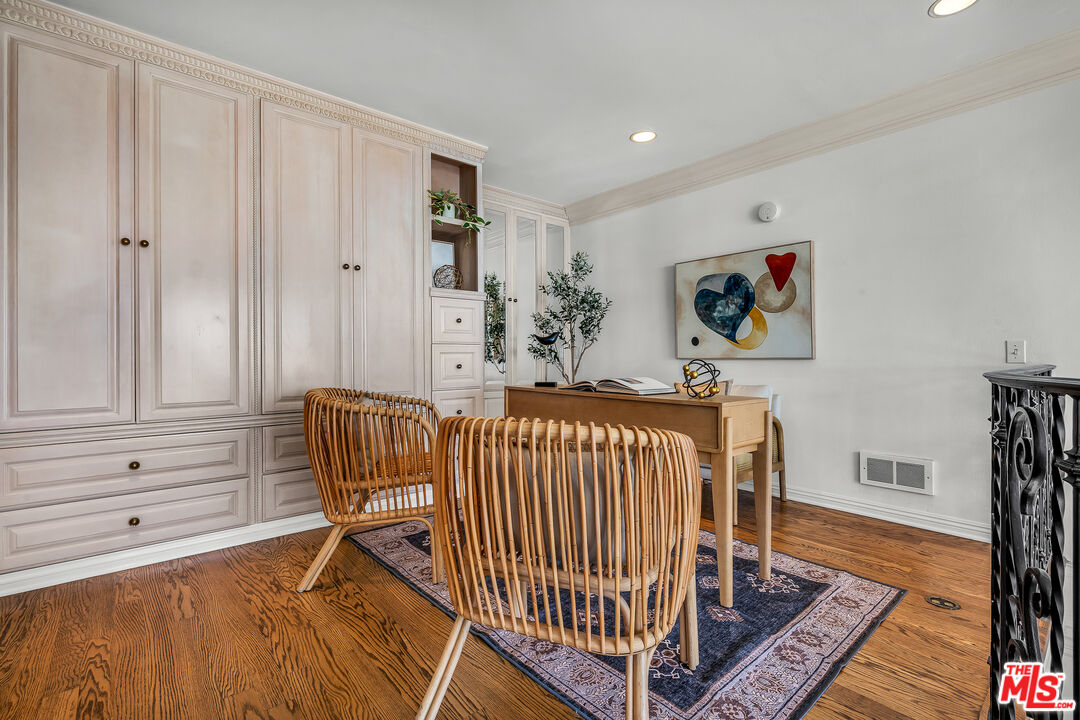 833 Ocean Ave Unit: 301