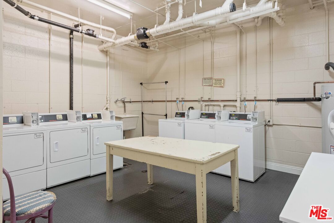 705 Westmount Dr Unit: 209