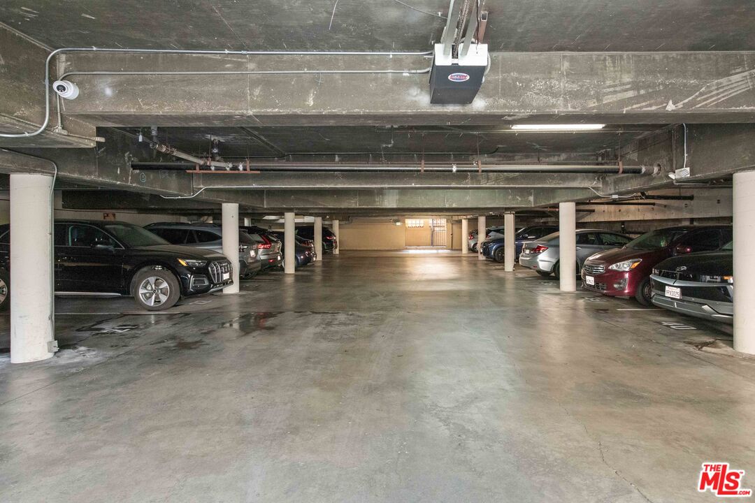 705 Westmount Dr Unit: 209