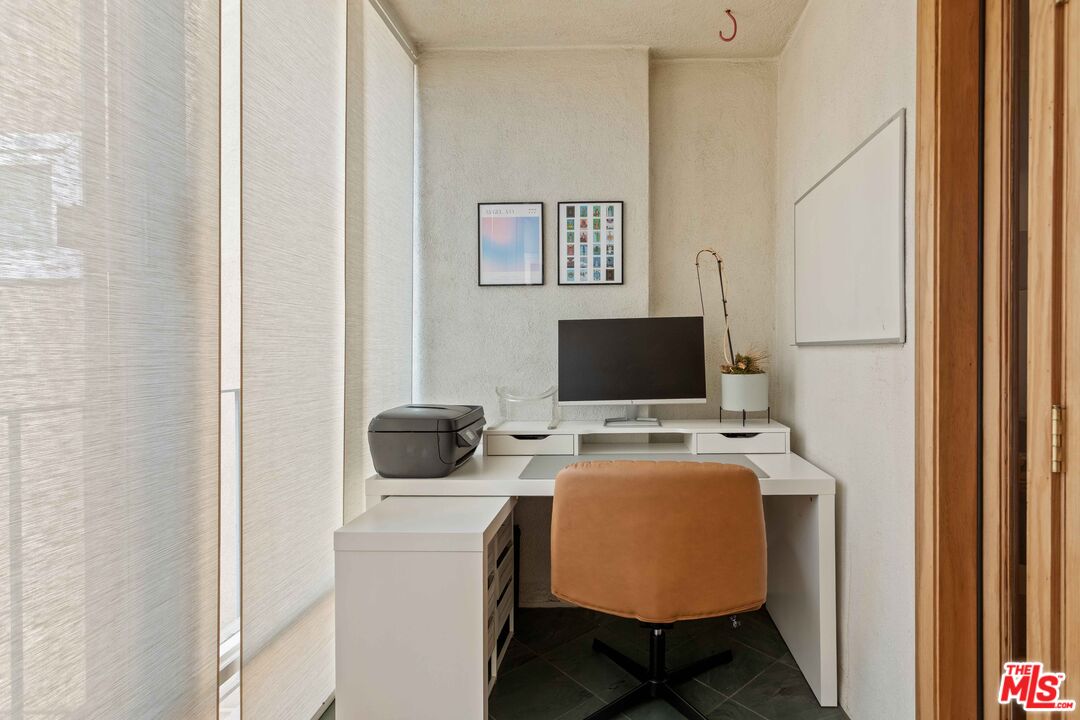 705 Westmount Dr Unit: 209