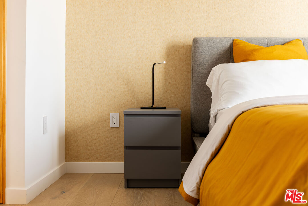 547 N Sweetzer Ave Unit: 101