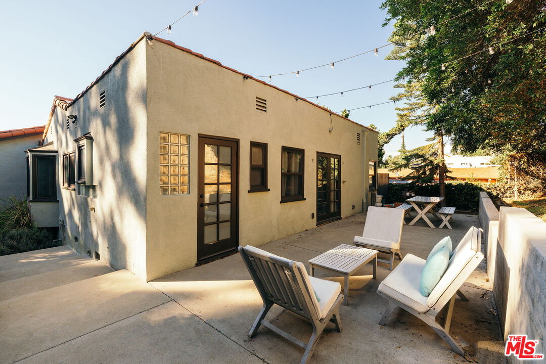816 Hyperion Ave