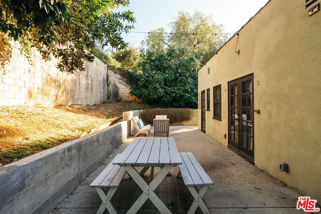 816 Hyperion Ave