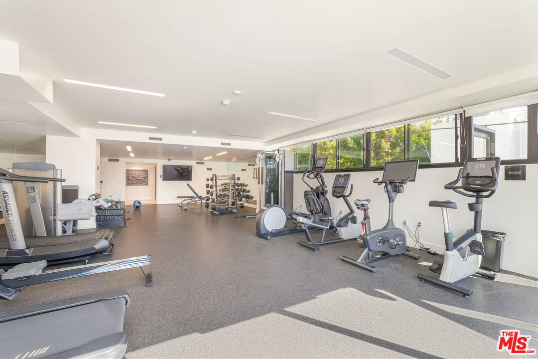 818 N Doheny Dr Unit: 607