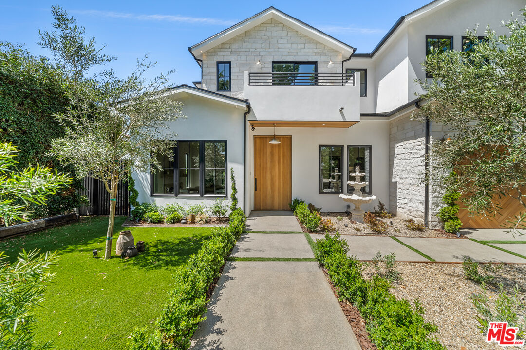 11317 Valley Spring Ln