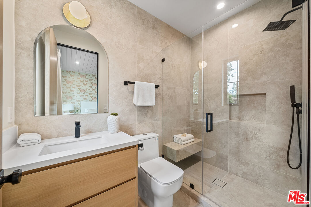 11317 Valley Spring Ln