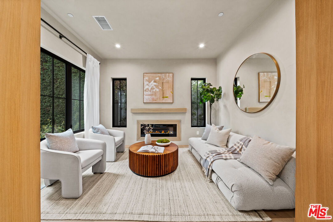 11317 Valley Spring Ln