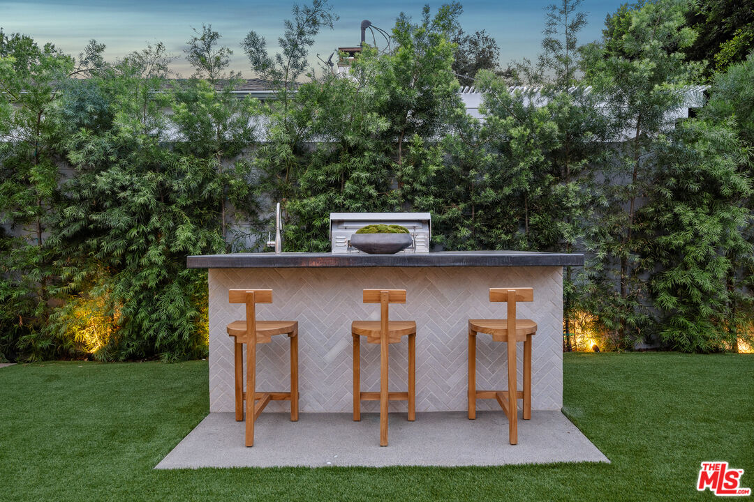 11317 Valley Spring Ln