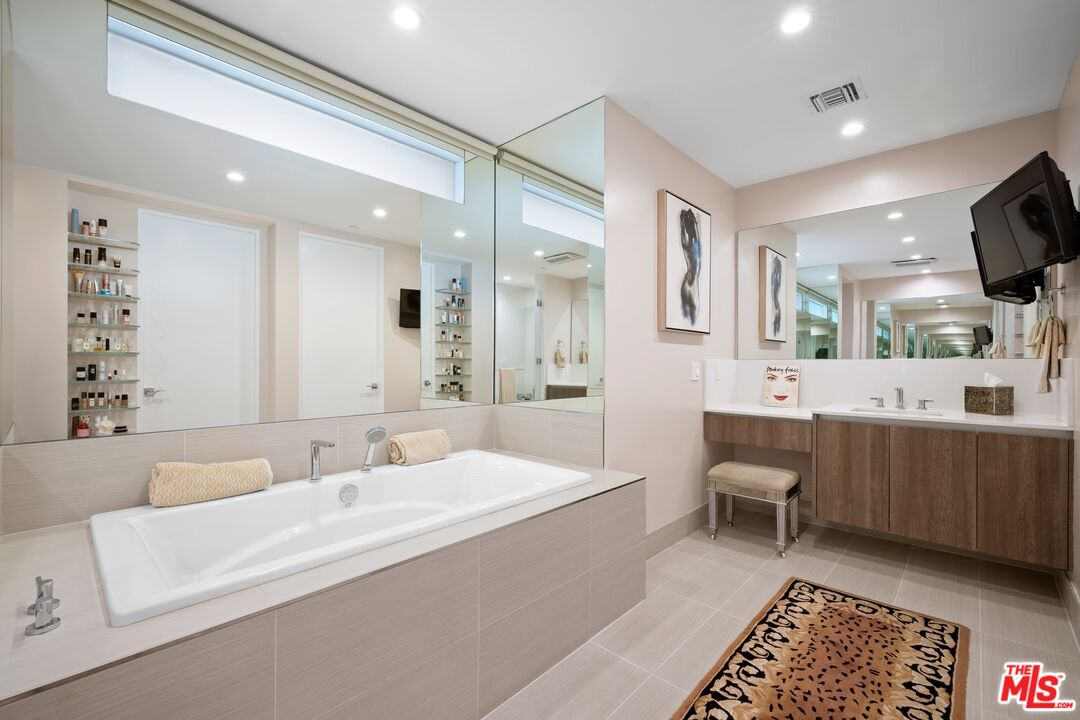 450 N Palm Dr Unit: 507