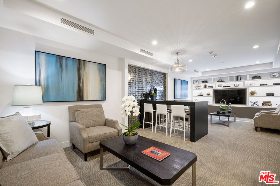 450 N Palm Dr Unit: 507