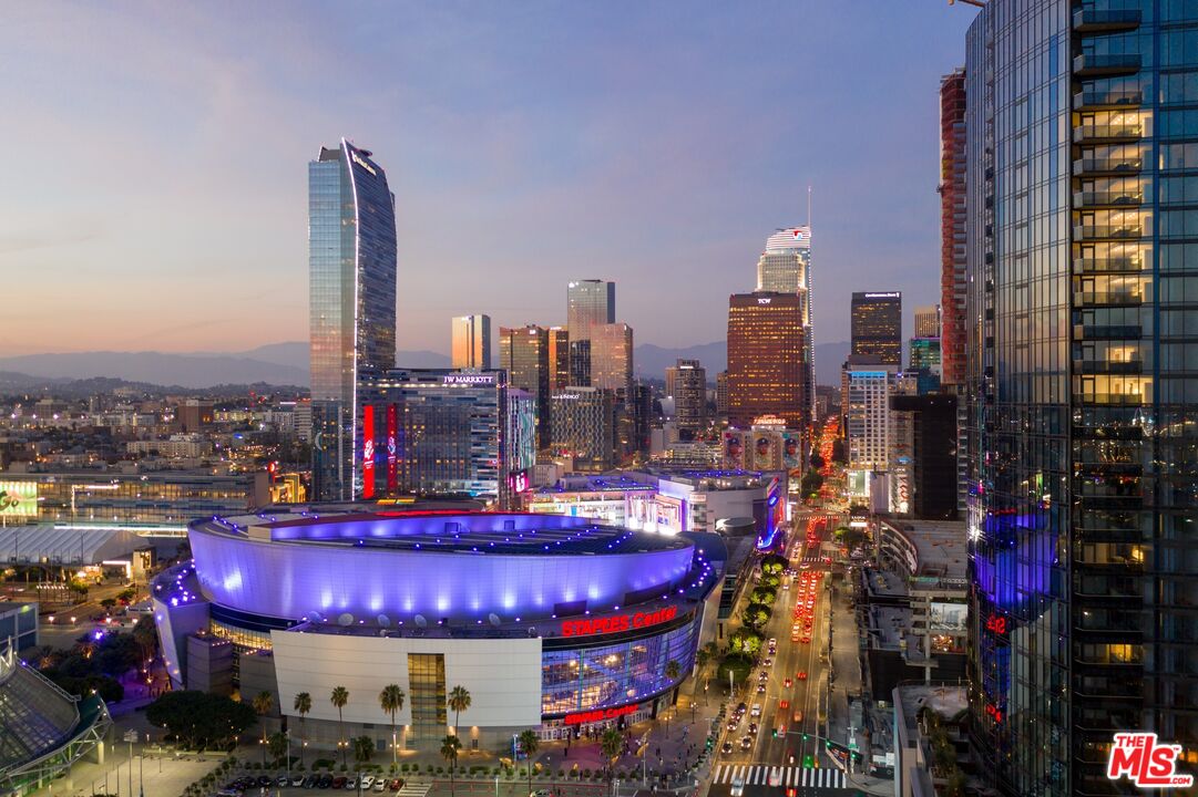 1201 S Hope St Unit: PH 1