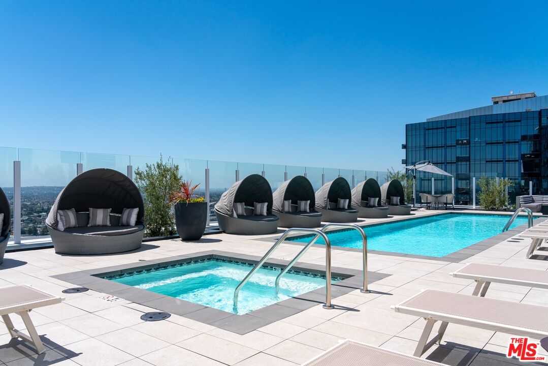 1201 S Hope St Unit: PH 1