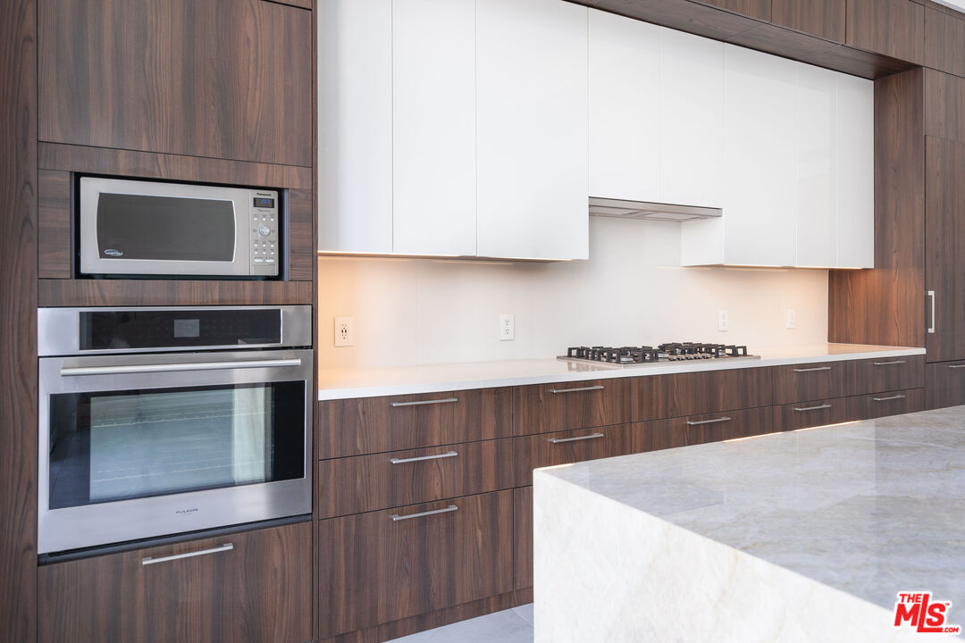 1201 S Hope St Unit: PH 1